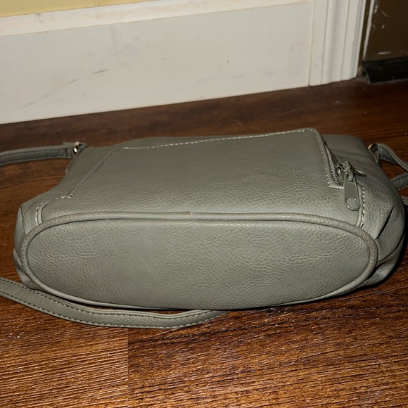 ⭐️Laura Scott Crossbody Handbag Olive Sage Green Faux Leather Bag Like New! - Picture 5 of 14